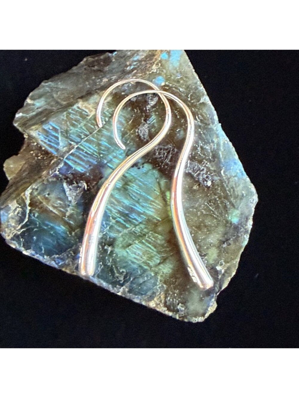 Robert Lee Morris RLM SOHO Silver Tone Modernist Wire Pull Through Open Hoop Ear